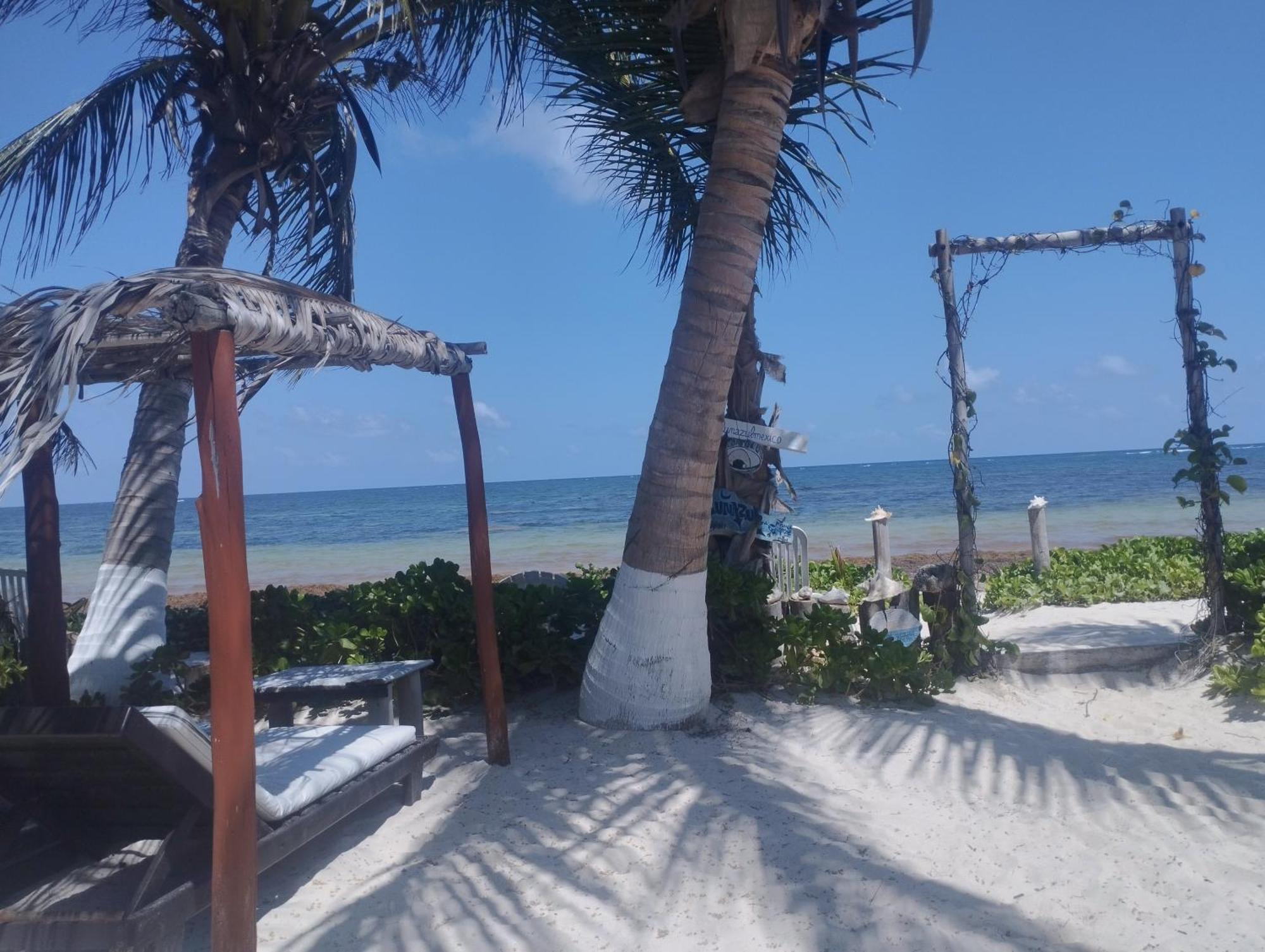 Lunazul Eco-Cabana Frente Al Mar 玛哈威 外观 照片